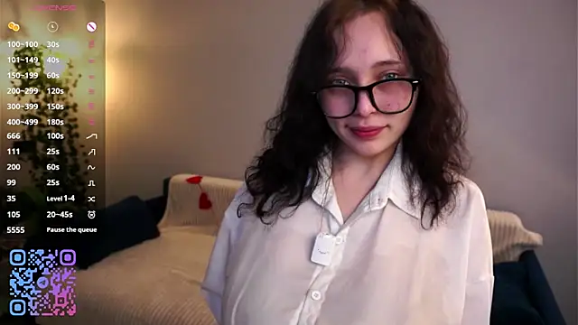 Snapshot of HannaHayles chatting on 04-21-26, 01:42 HannaHayles online show from 04-21-26, 01:42