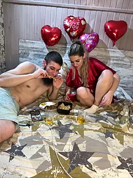 Snapshot of Sweetcoople28 chatting on 02-14-26, 07:58 Sweetcoople28 online show from 02-14-26, 07:58