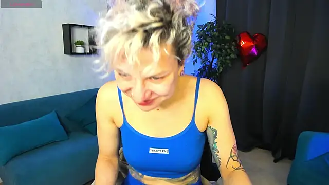 Snapshot of strip_dancer chatting on 03-01-26, 01:49 strip dancer online show from 03-01-26, 01:49