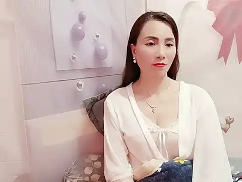 Snapshot of Hello-Kitty001 chatting on 02-19-26, 03:20 Hello-Kitty001 online show from 02-19-26, 03:20