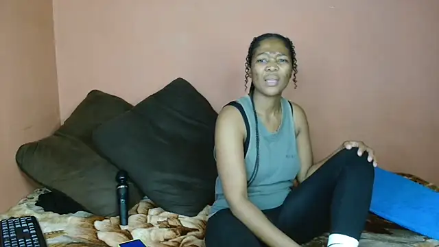 Snapshot of ForeverSexy_ chatting on 04-20-26, 11:35 ForeverSexy online show from 04-20-26, 11:35