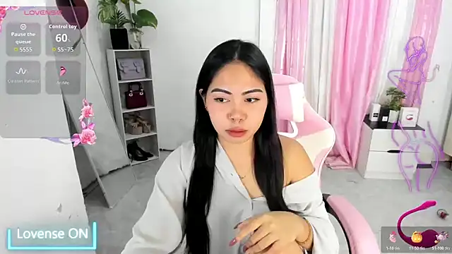 Ursweetyshaine online show from 05-07-26, 12:37