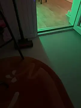 Snapshot of hungryMaya chatting on 02-06-26, 11:23 hungryMaya online show from 02-06-26, 11:23