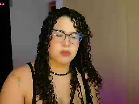 Snapshot of DIVINANGELA chatting on 04-25-26, 04:26 DIVINANGELA online show from 04-25-26, 04:26