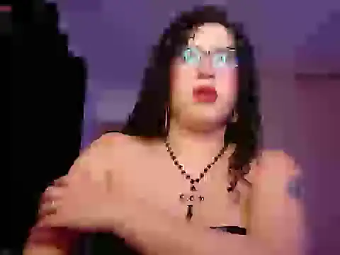 Snapshot of DIVINANGELA chatting on 05-12-26, 01:17 DIVINANGELA online show from 05-12-26, 01:17