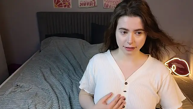 LovingWhisperr online show from 02-19-26, 01:24