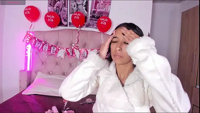 Snapshot of liittle__baby chatting on 02-20-26, 11:34 liittle baby online show from 02-20-26, 11:34