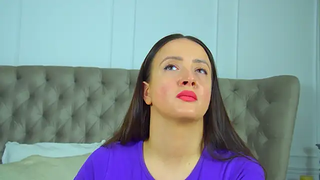 ElinaBellucci online show from 04-06-26, 04:08