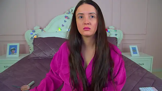 Snapshot of ElinaBellucci chatting on 02-18-26, 04:32 ElinaBellucci online show from 02-18-26, 04:32