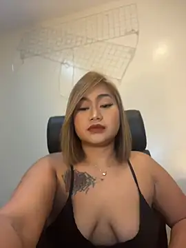 Snapshot of vien_pussy69 chatting on 06-30-26, 02:17 vien pussy69 online show from 06-30-26, 02:17
