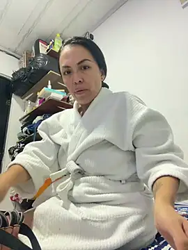 Emma Sanz   online show from 03-12-26, 12:09