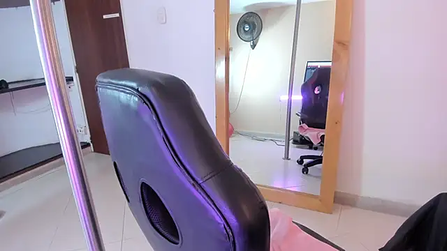 Snapshot of Demon_lala chatting on 02-23-26, 12:39 Demon lala online show from 02-23-26, 12:39