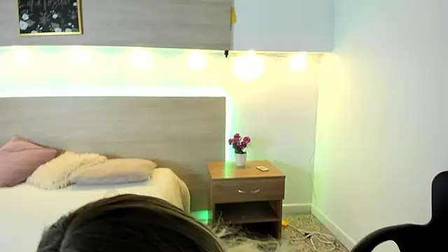 Snapshot of Calopezreal_ chatting on 02-26-26, 01:00 Calopezreal online show from 02-26-26, 01:00