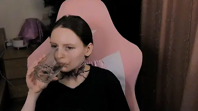 Onyxix online show from 02-28-26, 06:40