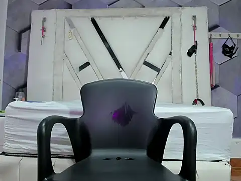 GoldenBoyM online show from 06-11-26, 03:03