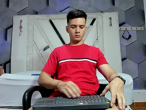 GoldenBoyM online show from 06-20-26, 03:44