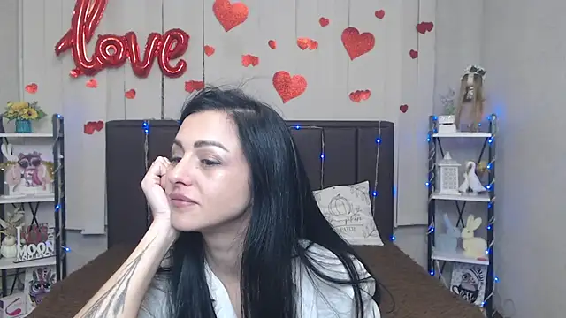EvaClarkk online show from 05-17-26, 05:13