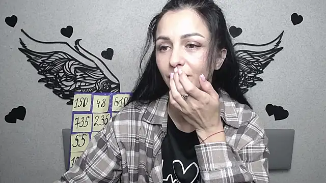 EvaClarkk online show from 06-01-26, 05:07