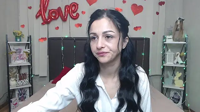 EvaClarkk online show from 04-19-26, 05:30