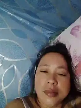 Snapshot of May_Bombs chatting on 04-01-26, 08:28 May Bombs online show from 04-01-26, 08:28