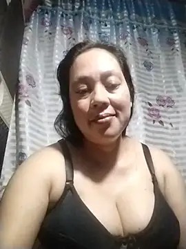 Snapshot of May_Bombs chatting on 02-08-26, 09:12 May Bombs online show from 02-08-26, 09:12