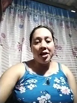 Snapshot of May_Bombs chatting on 02-18-26, 08:44 May Bombs online show from 02-18-26, 08:44