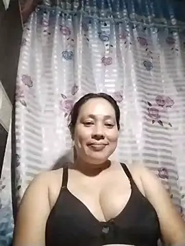 Snapshot of May_Bombs chatting on 02-13-26, 12:49 May Bombs online show from 02-13-26, 12:49