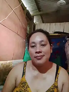 Snapshot of May_Bombs chatting on 03-19-26, 08:58 May Bombs online show from 03-19-26, 08:58