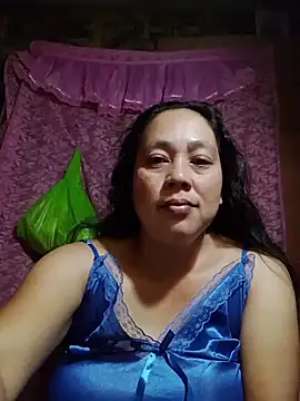 Snapshot of May_Bombs chatting on 03-15-26, 07:10 May Bombs online show from 03-15-26, 07:10