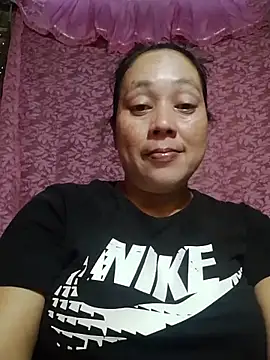 Snapshot of May_Bombs chatting on 03-11-26, 09:36 May Bombs online show from 03-11-26, 09:36