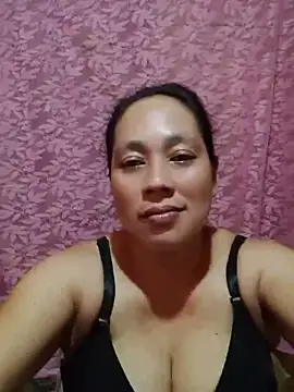 Snapshot of May_Bombs chatting on 03-21-26, 08:19 May Bombs online show from 03-21-26, 08:19