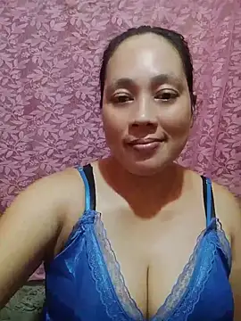 Snapshot of May_Bombs chatting on 03-21-26, 12:34 May Bombs online show from 03-21-26, 12:34