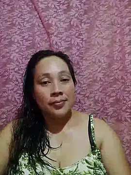 Snapshot of May_Bombs chatting on 03-24-26, 06:02 May Bombs online show from 03-24-26, 06:02