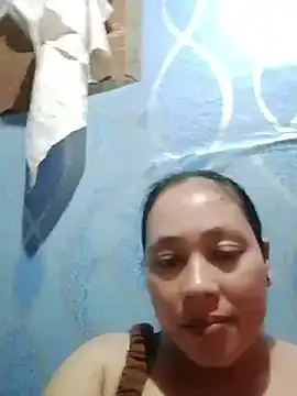 Snapshot of May_Bombs chatting on 04-04-26, 12:28 May Bombs online show from 04-04-26, 12:28