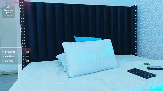 Snapshot of tightlittleebony chatting on 02-21-26, 11:07 tightlittleebony online show from 02-21-26, 11:07