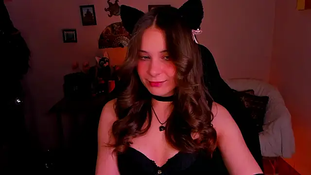 Snapshot of LanaLovely chatting on 05-15-26, 06:33 LanaLovely online show from 05-15-26, 06:33