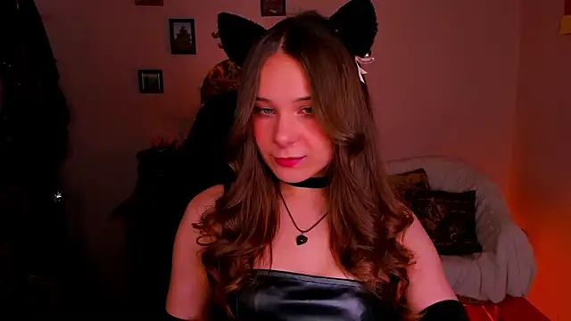 Snapshot of LanaLovely chatting on 05-20-26, 06:32 LanaLovely online show from 05-20-26, 06:32