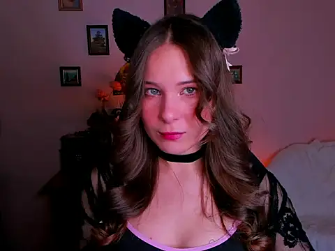 Snapshot of LanaLovely chatting on 04-22-26, 06:53 LanaLovely online show from 04-22-26, 06:53
