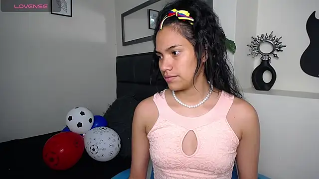 Julieta Parker online show from 06-19-26, 02:17