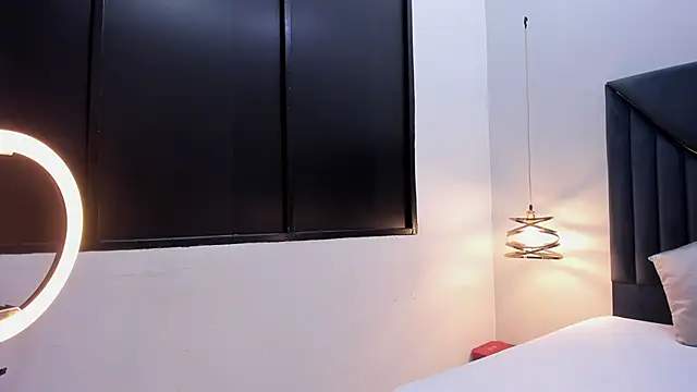 EmilyKartters online show from 02-25-26, 12:16