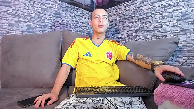 Dereck Boy  online show from 02-07-26, 03:14