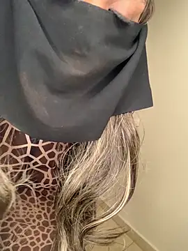 Snapshot of Arab_Honey chatting on 05-31-26, 05:51 Arab Honey online show from 05-31-26, 05:51
