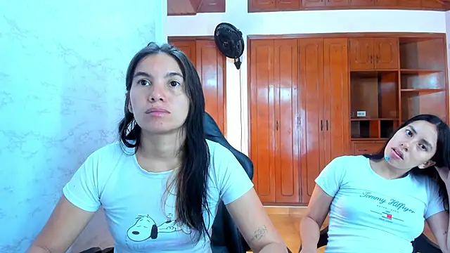 Emily and Soffy online show from 04-10-26, 12:12