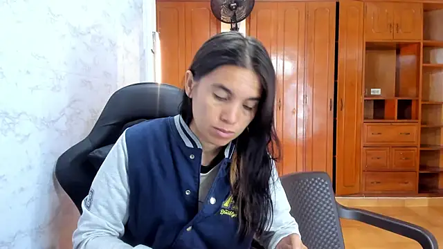 Emily and Soffy online show from 03-12-26, 12:09