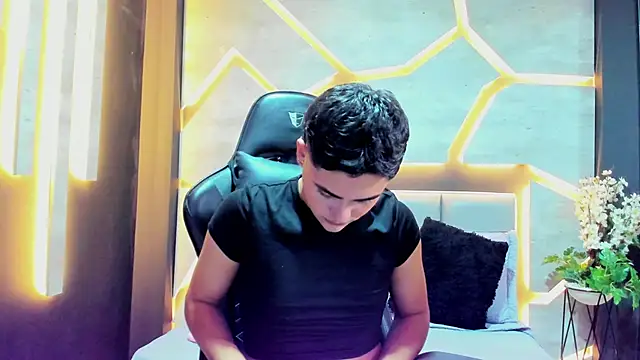 Snapshot of FemNoa chatting on 02-18-26, 05:31 FemNoa online show from 02-18-26, 05:31