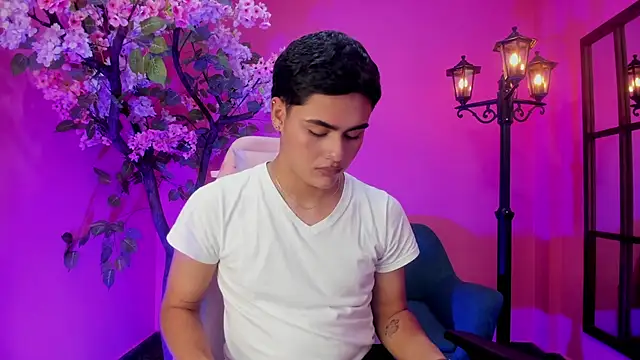 Snapshot of FemNoa chatting on 02-10-26, 05:12 FemNoa online show from 02-10-26, 05:12