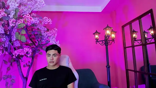 Snapshot of FemNoa chatting on 02-06-26, 12:12 FemNoa online show from 02-06-26, 12:12