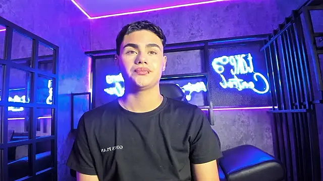 Snapshot of FemNoa chatting on 02-21-26, 01:24 FemNoa online show from 02-21-26, 01:24