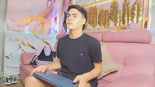 Snapshot of FemNoa chatting on 03-01-26, 01:44 FemNoa online show from 03-01-26, 01:44