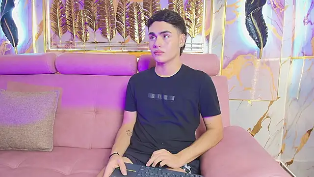 Snapshot of FemNoa chatting on 02-20-26, 07:27 FemNoa online show from 02-20-26, 07:27